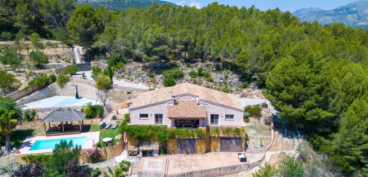 Herverkoop - Villa -
Polop - Xirles