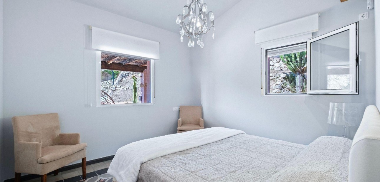 Herverkoop - Villa -
Polop - Xirles