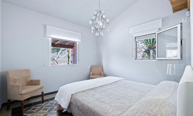 Herverkoop - Villa -
Polop - Xirles