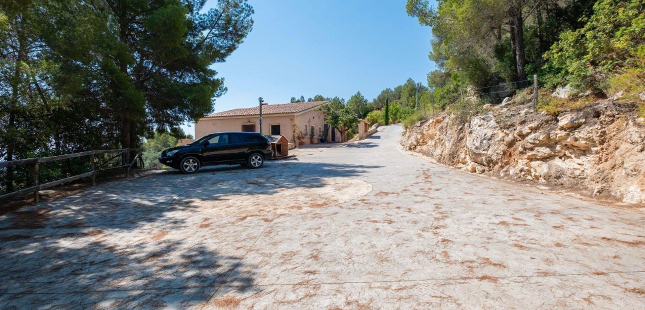 Herverkoop - Villa -
Polop - Xirles