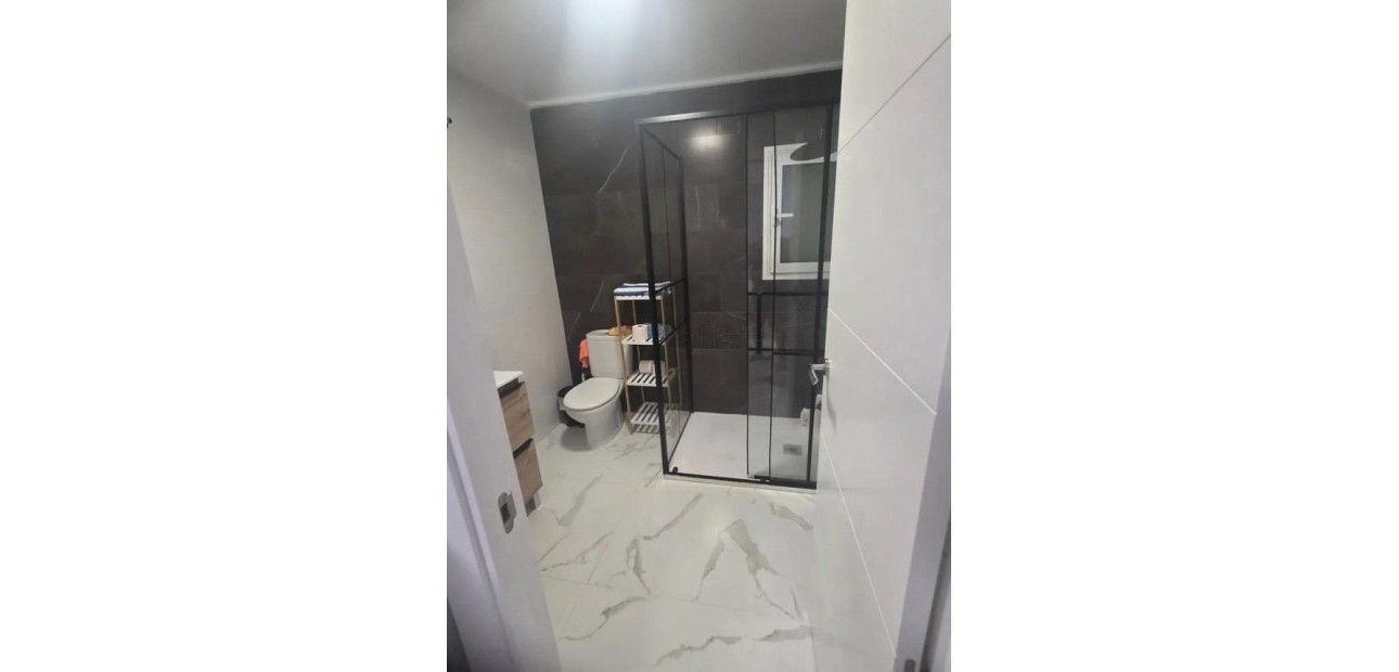 Herverkoop - Appartement / flat -
Almoradi - Centro urbano 2