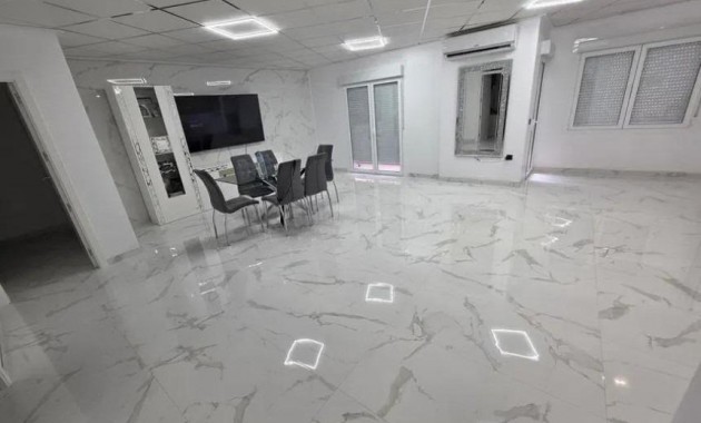 Herverkoop - Appartement / flat -
Almoradi - Centro urbano 2