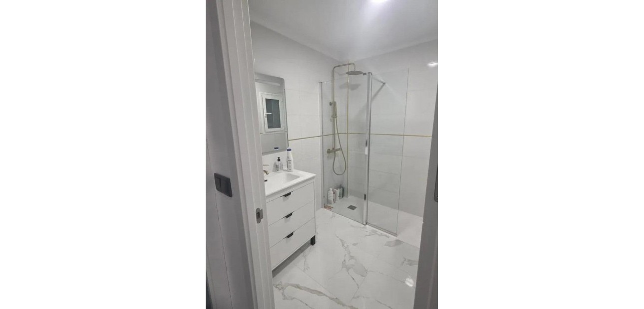 Herverkoop - Appartement / flat -
Almoradi - Centro urbano 2