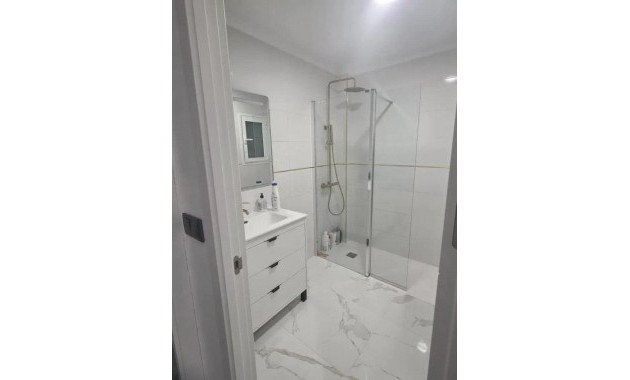 Herverkoop - Appartement / flat -
Almoradi - Centro urbano 2