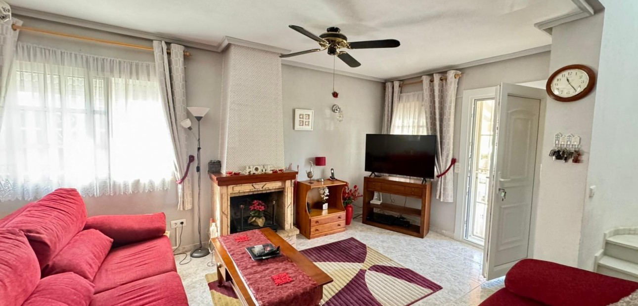 Sale - Villa -
Torrevieja - Punta prima