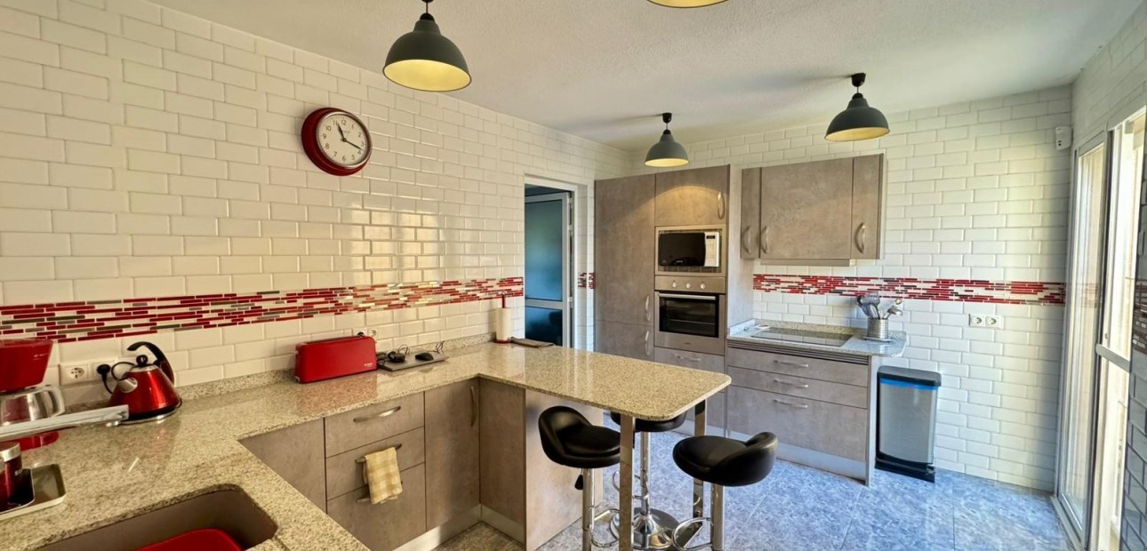 Sale - Villa -
Torrevieja - Punta prima