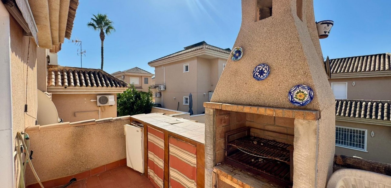 Sale - Villa -
Torrevieja - Punta prima