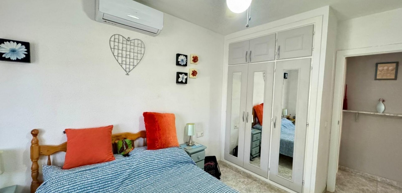 Sale - Villa -
Torrevieja - Punta prima