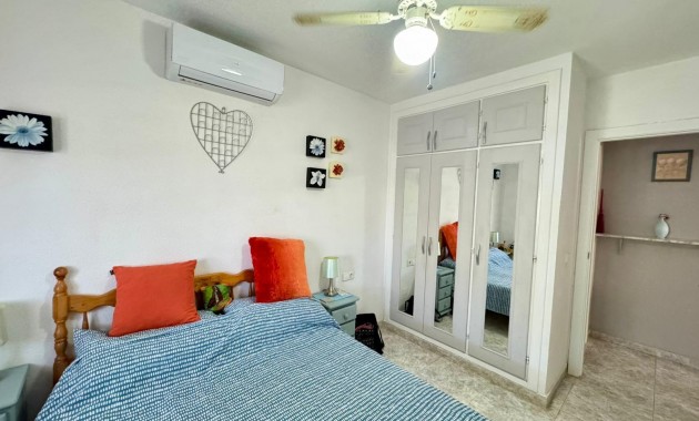 Sale - Villa -
Torrevieja - Punta prima