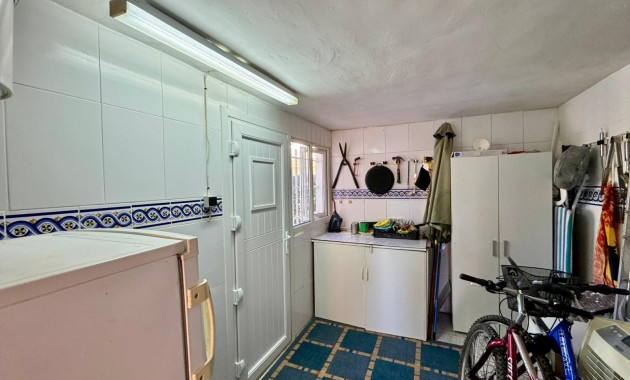 Sale - Villa -
Torrevieja - Punta prima