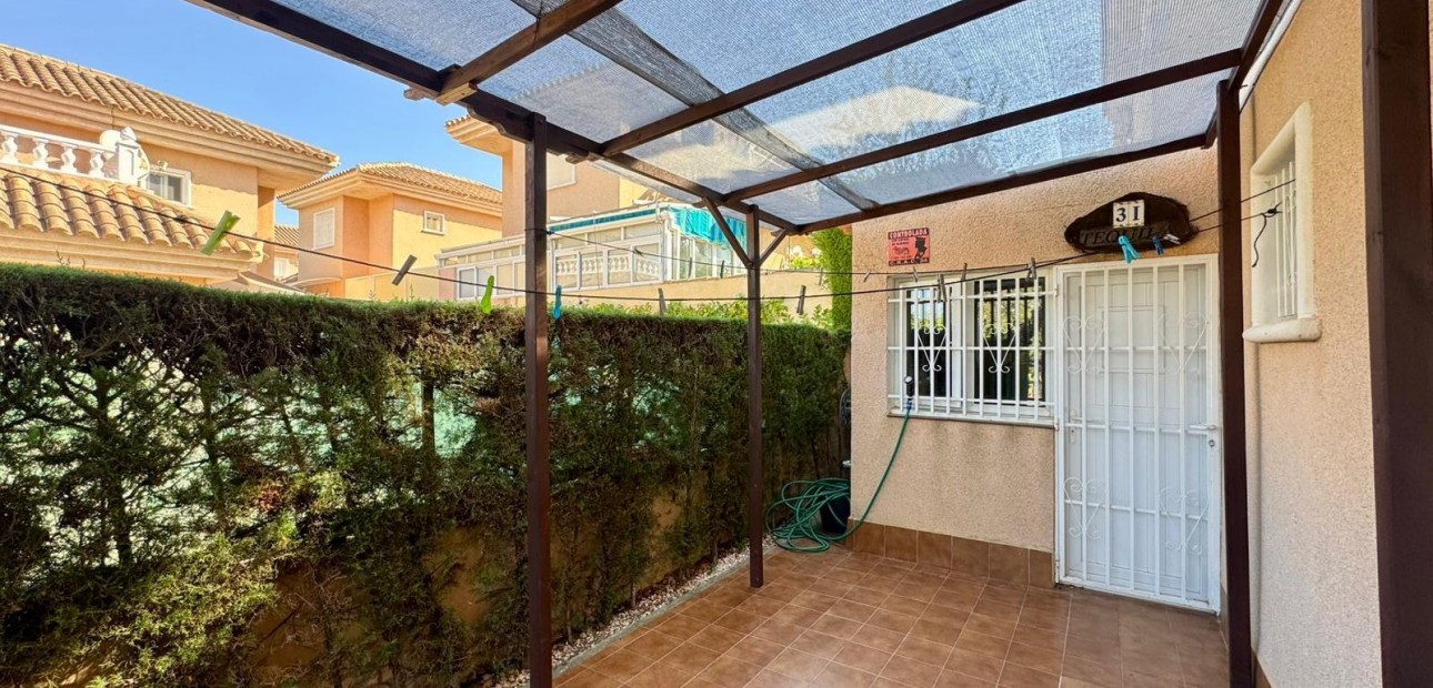 Sale - Villa -
Torrevieja - Punta prima