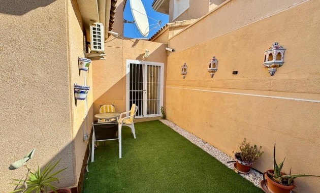 Sale - Villa -
Torrevieja - Punta prima