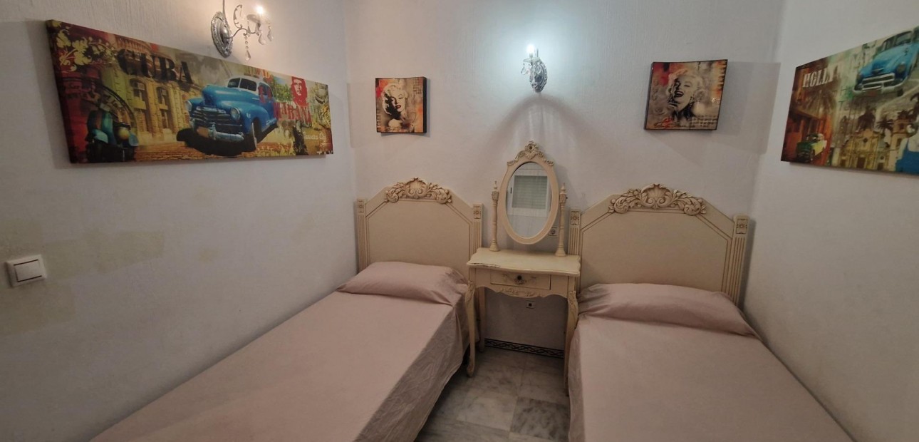 Sale - Apartment / flat -
Torrevieja - Los Frutales