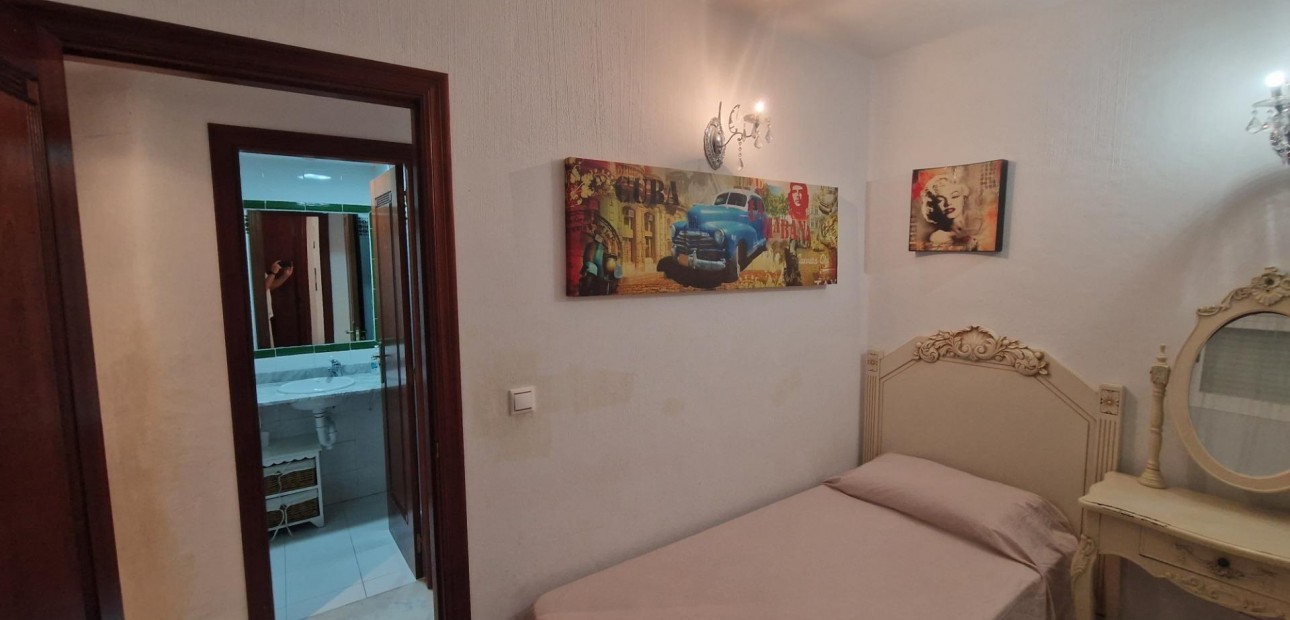 Sale - Apartment / flat -
Torrevieja - Los Frutales