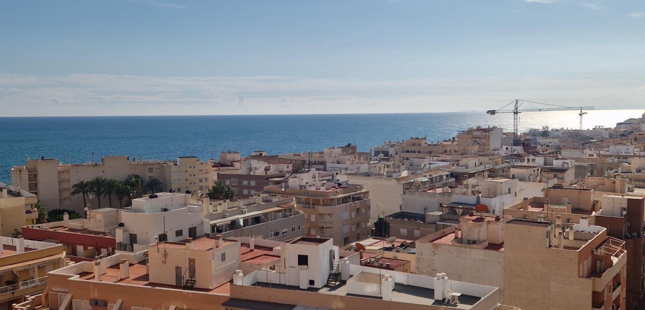 Sale - Apartment / flat -
Torrevieja - Los Frutales