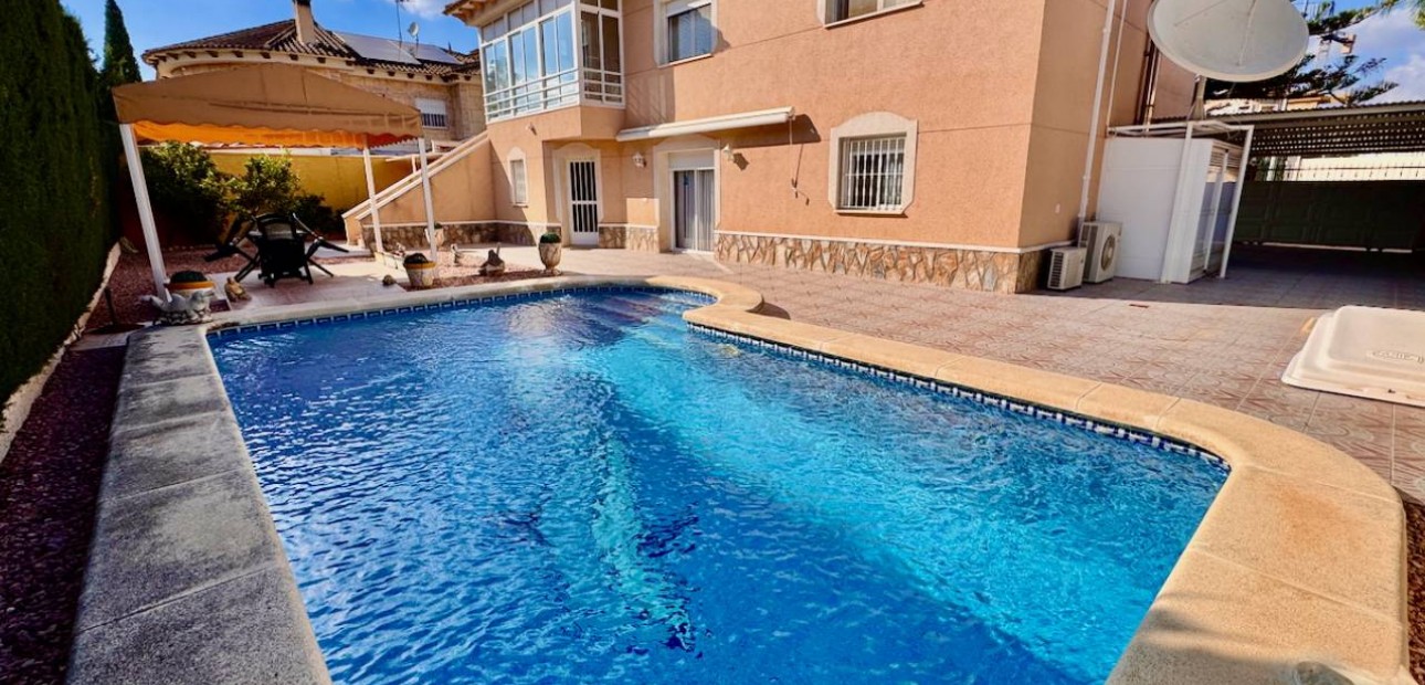 Herverkoop - Villa -
Benferri