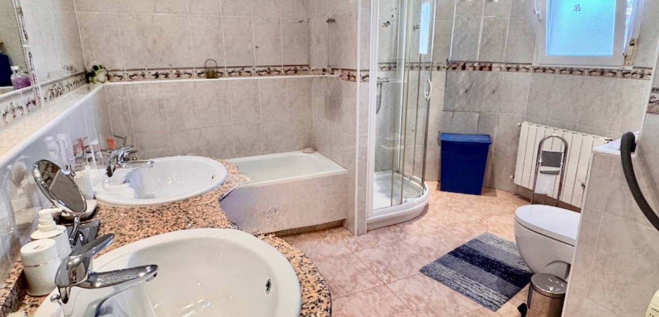 Herverkoop - Villa -
Benferri