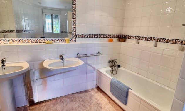 Herverkoop - Villa -
Benferri