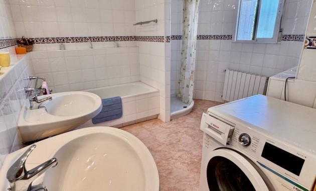 Herverkoop - Villa -
Benferri