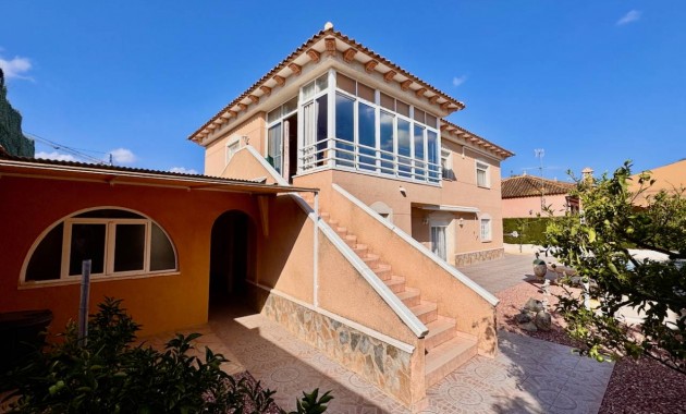 Herverkoop - Villa -
Benferri