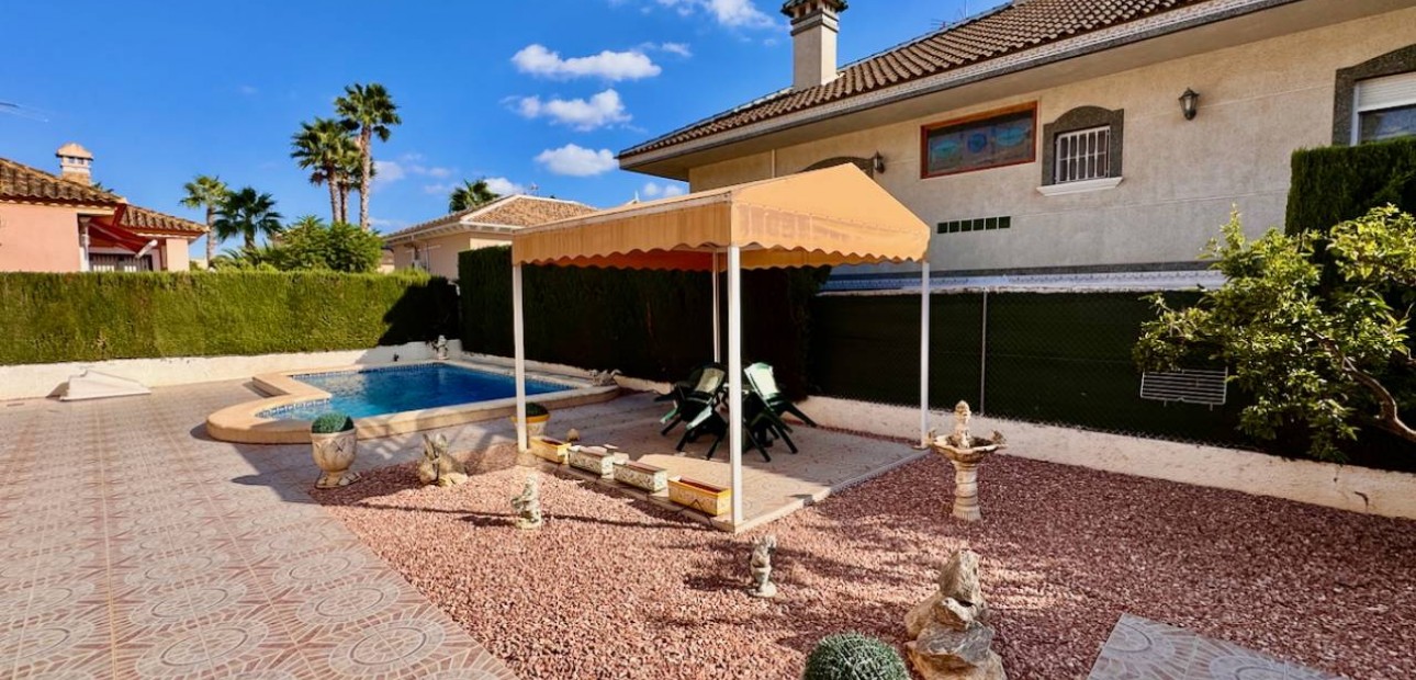 Herverkoop - Villa -
Benferri