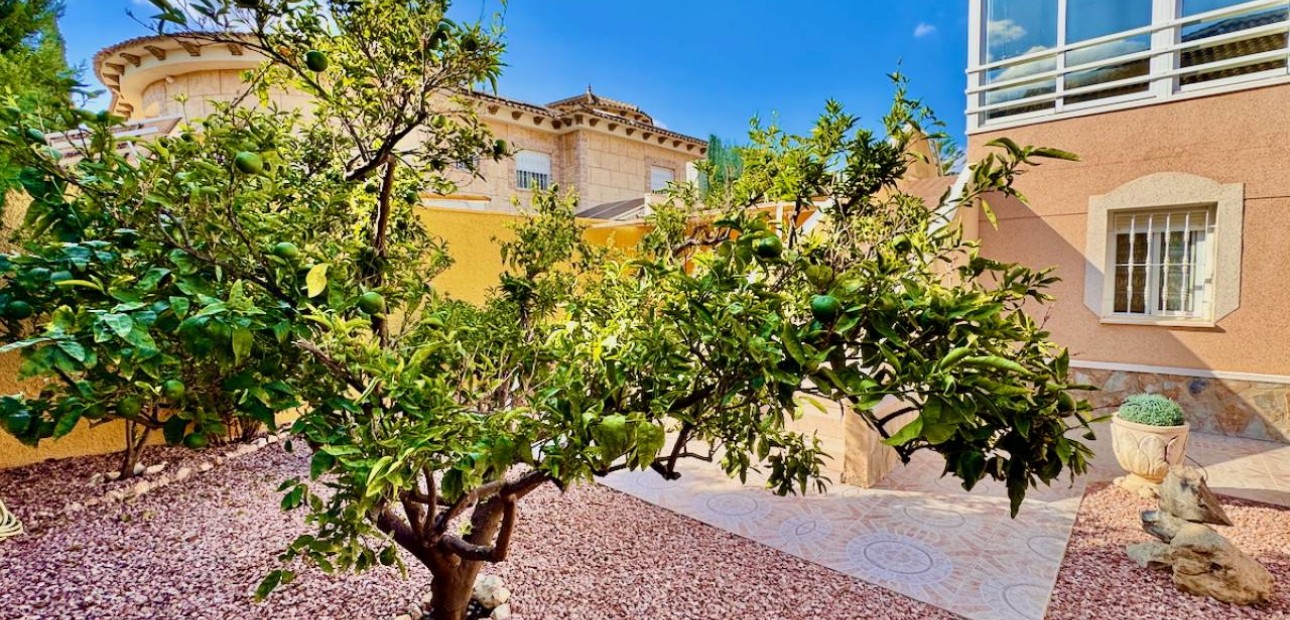 Herverkoop - Villa -
Benferri