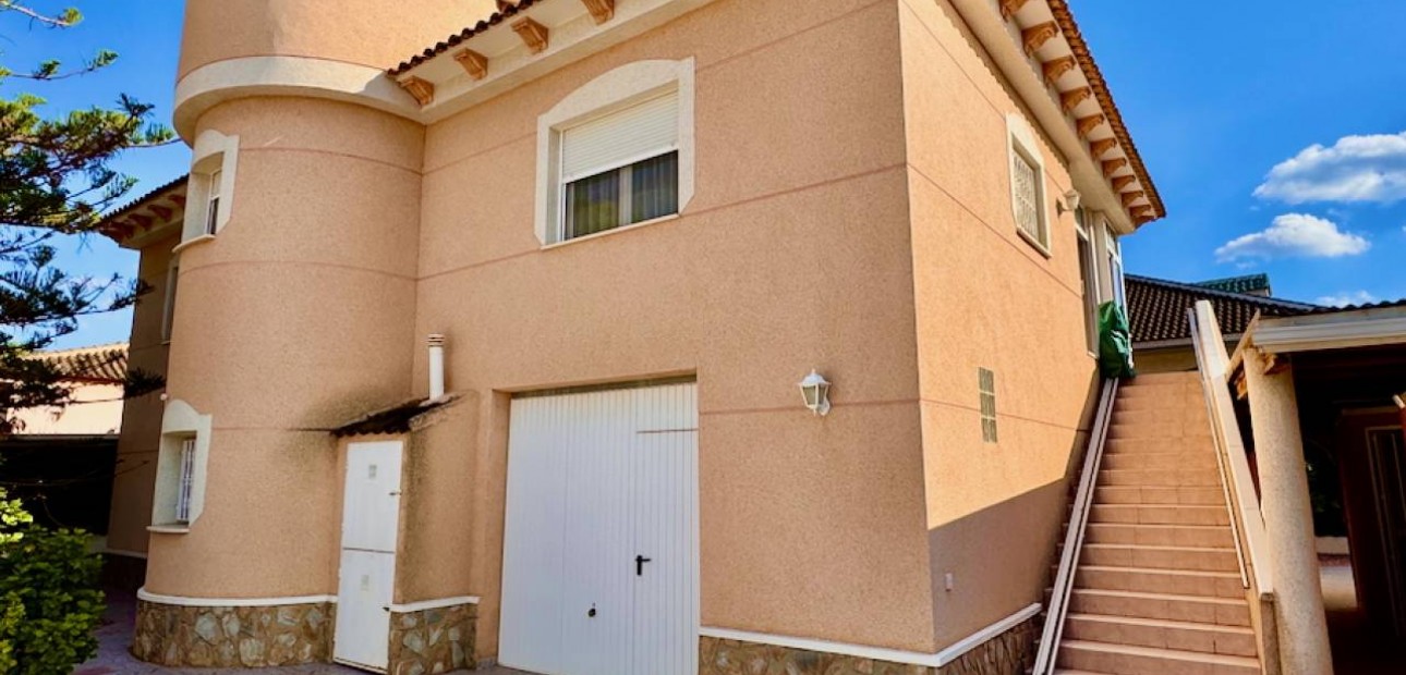 Herverkoop - Villa -
Benferri