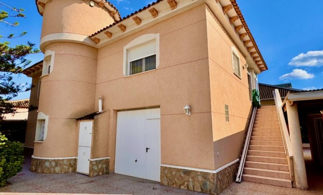 Herverkoop - Villa -
Benferri