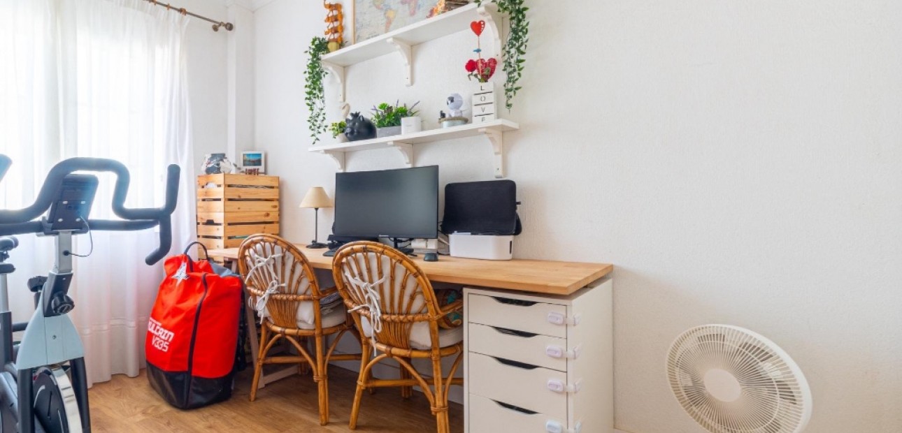 Herverkoop - Appartement / flat -
Torrevieja - La veleta