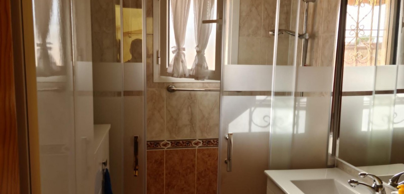 Herverkoop - Terraced house -
Torrevieja - La Siesta - El Salado - Torreta