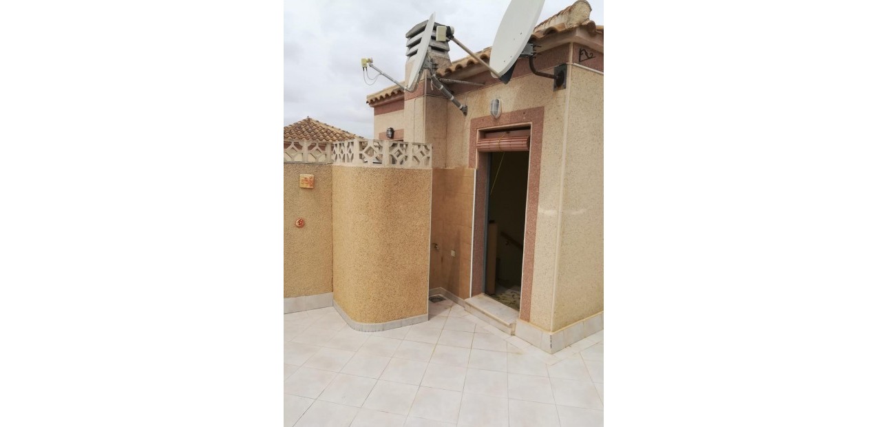 Herverkoop - Terraced house -
Torrevieja - La Siesta - El Salado - Torreta