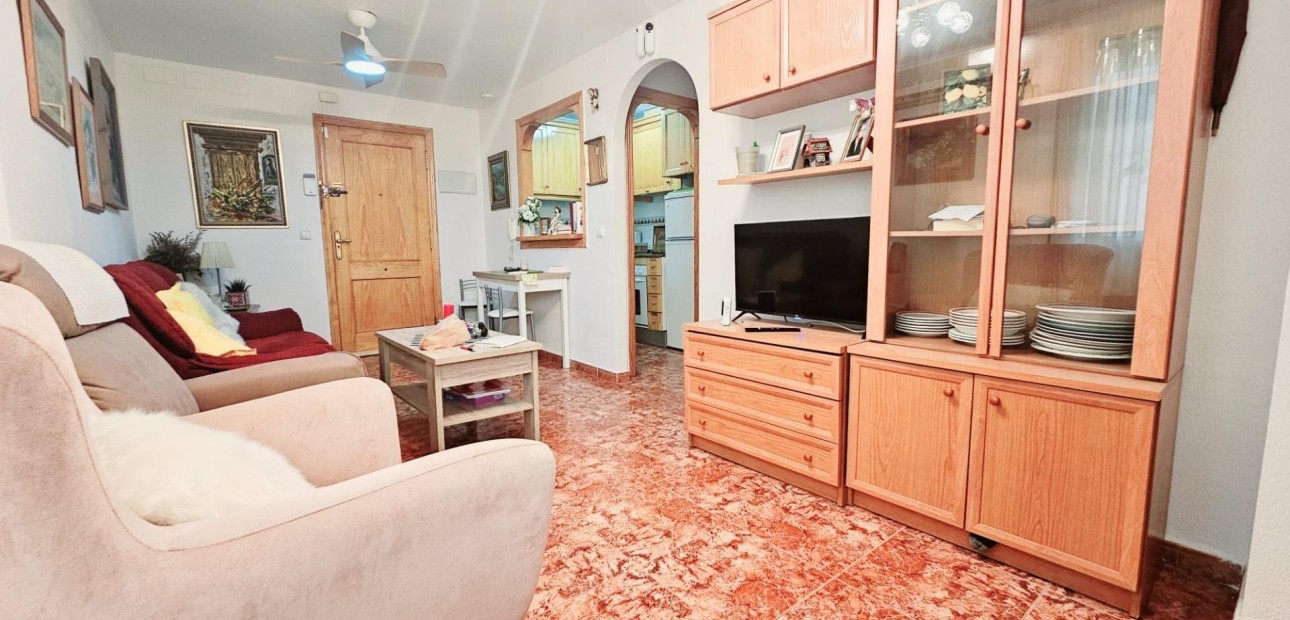 Herverkoop - Appartement / flat -
Torrevieja - Estacion de autobuses