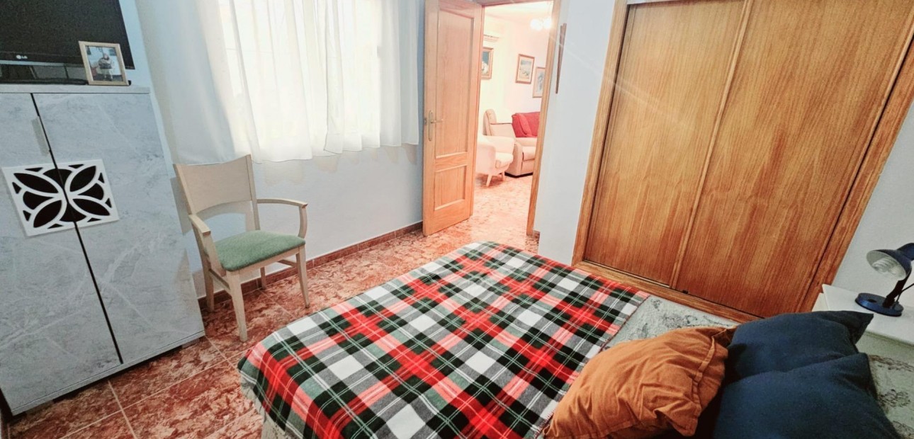 Herverkoop - Appartement / flat -
Torrevieja - Estacion de autobuses