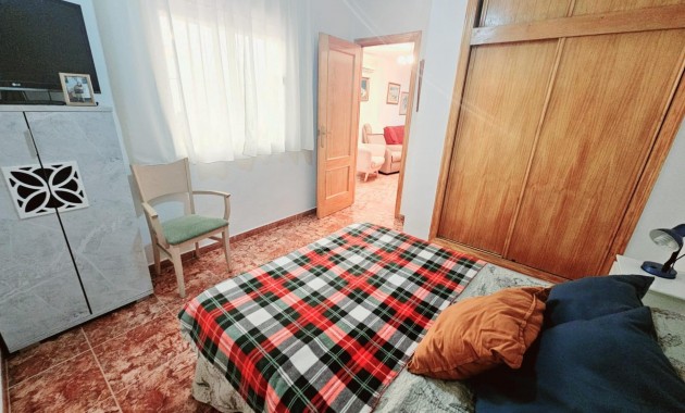 Herverkoop - Appartement / flat -
Torrevieja - Estacion de autobuses