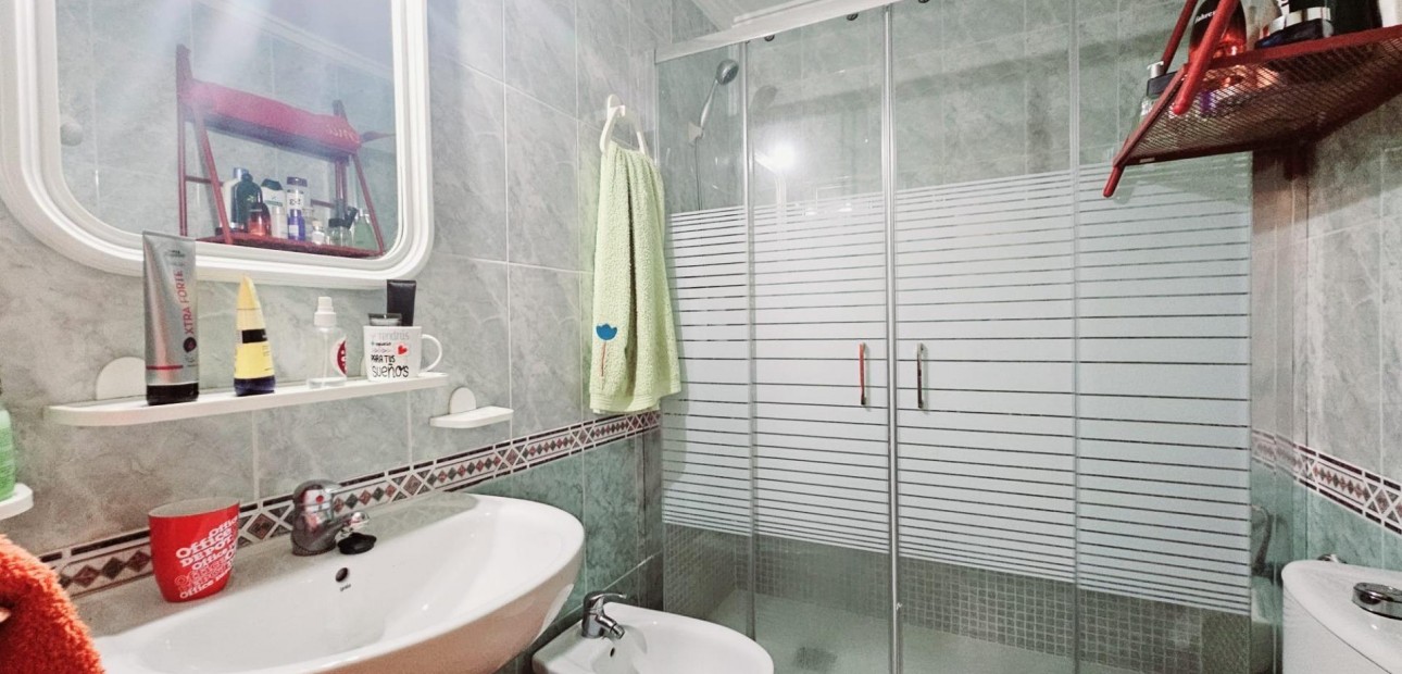 Herverkoop - Appartement / flat -
Torrevieja - Estacion de autobuses