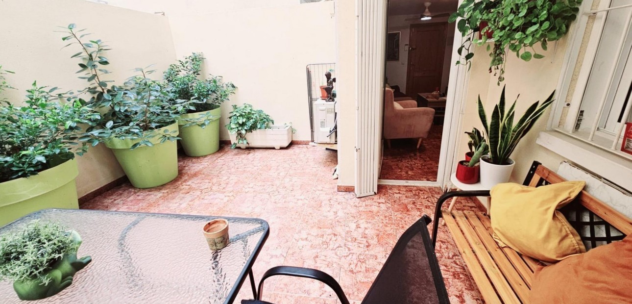 Herverkoop - Appartement / flat -
Torrevieja - Estacion de autobuses