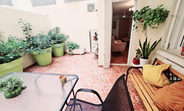 Herverkoop - Appartement / flat -
Torrevieja - Estacion de autobuses