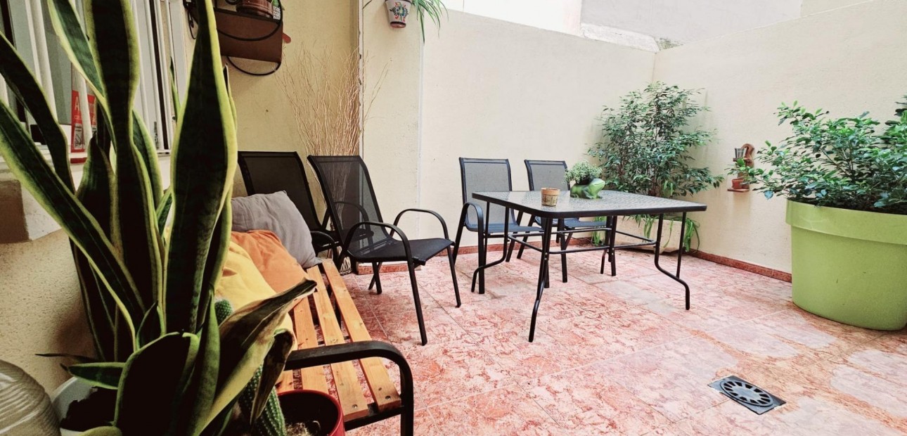 Herverkoop - Appartement / flat -
Torrevieja - Estacion de autobuses