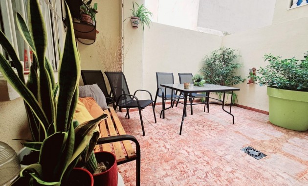 Herverkoop - Appartement / flat -
Torrevieja - Estacion de autobuses