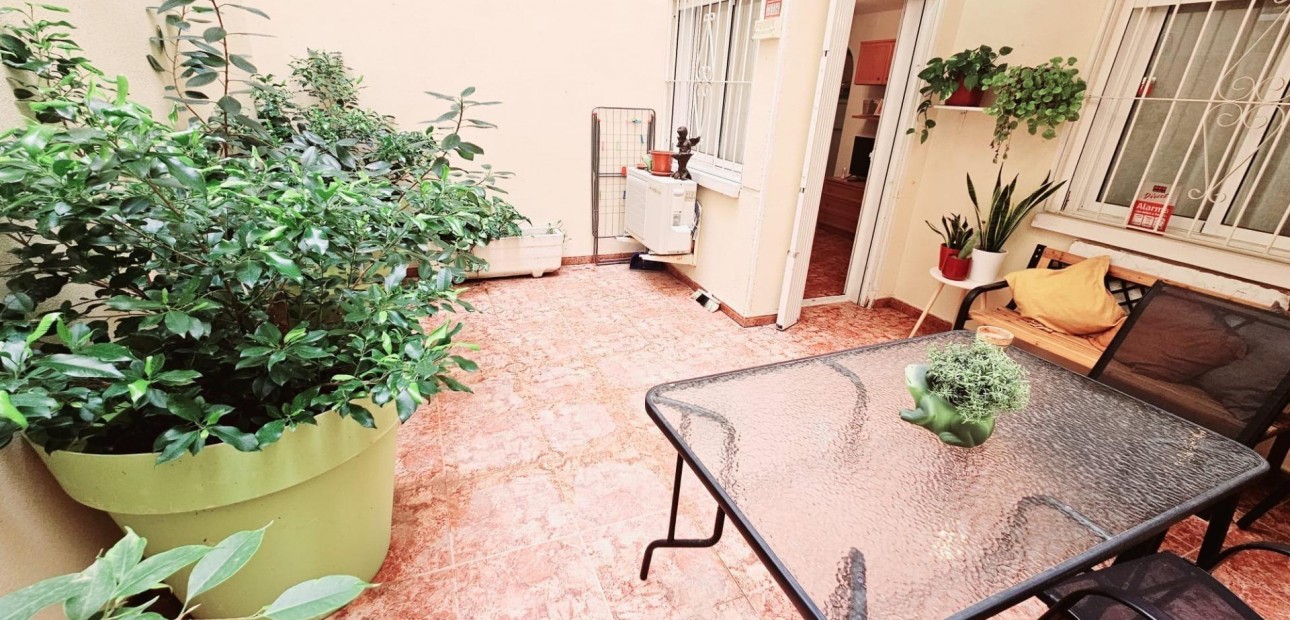 Herverkoop - Appartement / flat -
Torrevieja - Estacion de autobuses