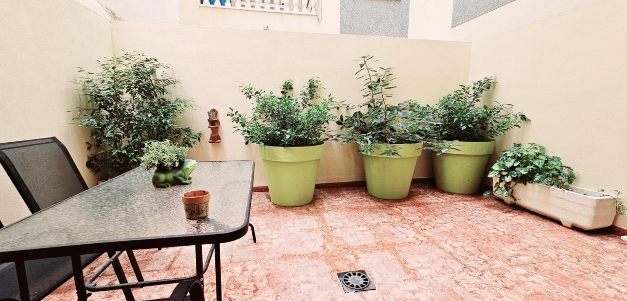 Herverkoop - Appartement / flat -
Torrevieja - Estacion de autobuses