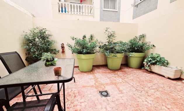 Herverkoop - Appartement / flat -
Torrevieja - Estacion de autobuses