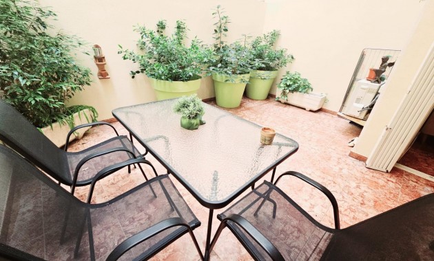 Herverkoop - Appartement / flat -
Torrevieja - Estacion de autobuses