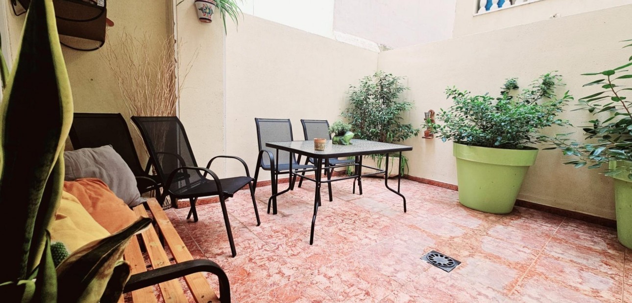 Herverkoop - Appartement / flat -
Torrevieja - Estacion de autobuses