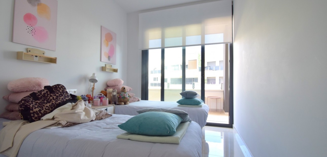 Venta - Apartamento / piso -
Orihuela Costa - Playa Flamenca