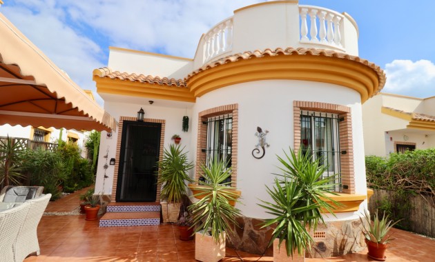 Venta - Villa -
Guardamar del Segura - El Raso