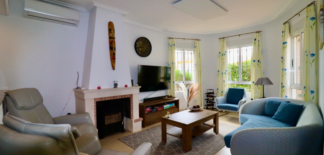 Venta - Villa -
Guardamar del Segura - El Raso