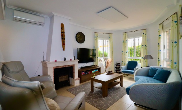 Venta - Villa -
Guardamar del Segura - El Raso