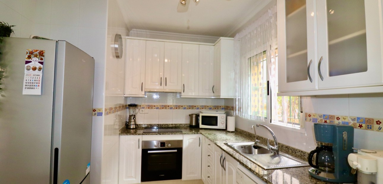 Venta - Villa -
Guardamar del Segura - El Raso