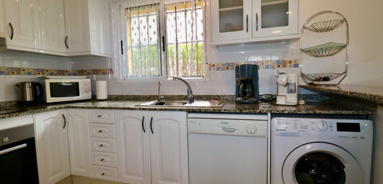 Venta - Villa -
Guardamar del Segura - El Raso